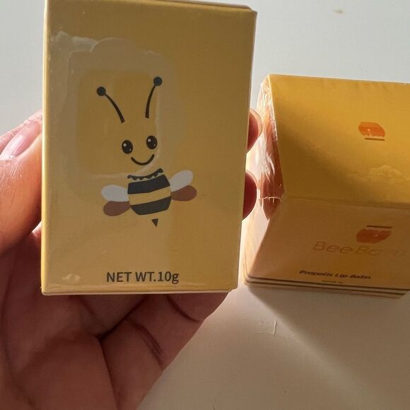 Honey Lip Mask & Propolis Lip Balm Set - Picture 3 of 7